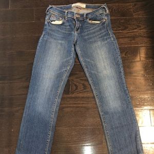 NWOT HOLLISTER SIZE 3 STRETCH JEANS